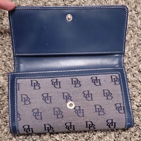 Dooney & Bourke Blue and Gray Logo Shoulder Bag+Wallet Set - Picture 4 of 12